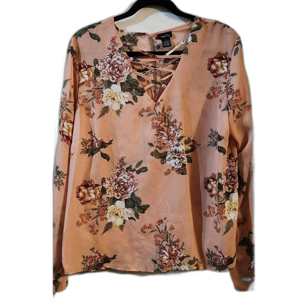 Floral blouse by Rue 21 size XL Long sleeves